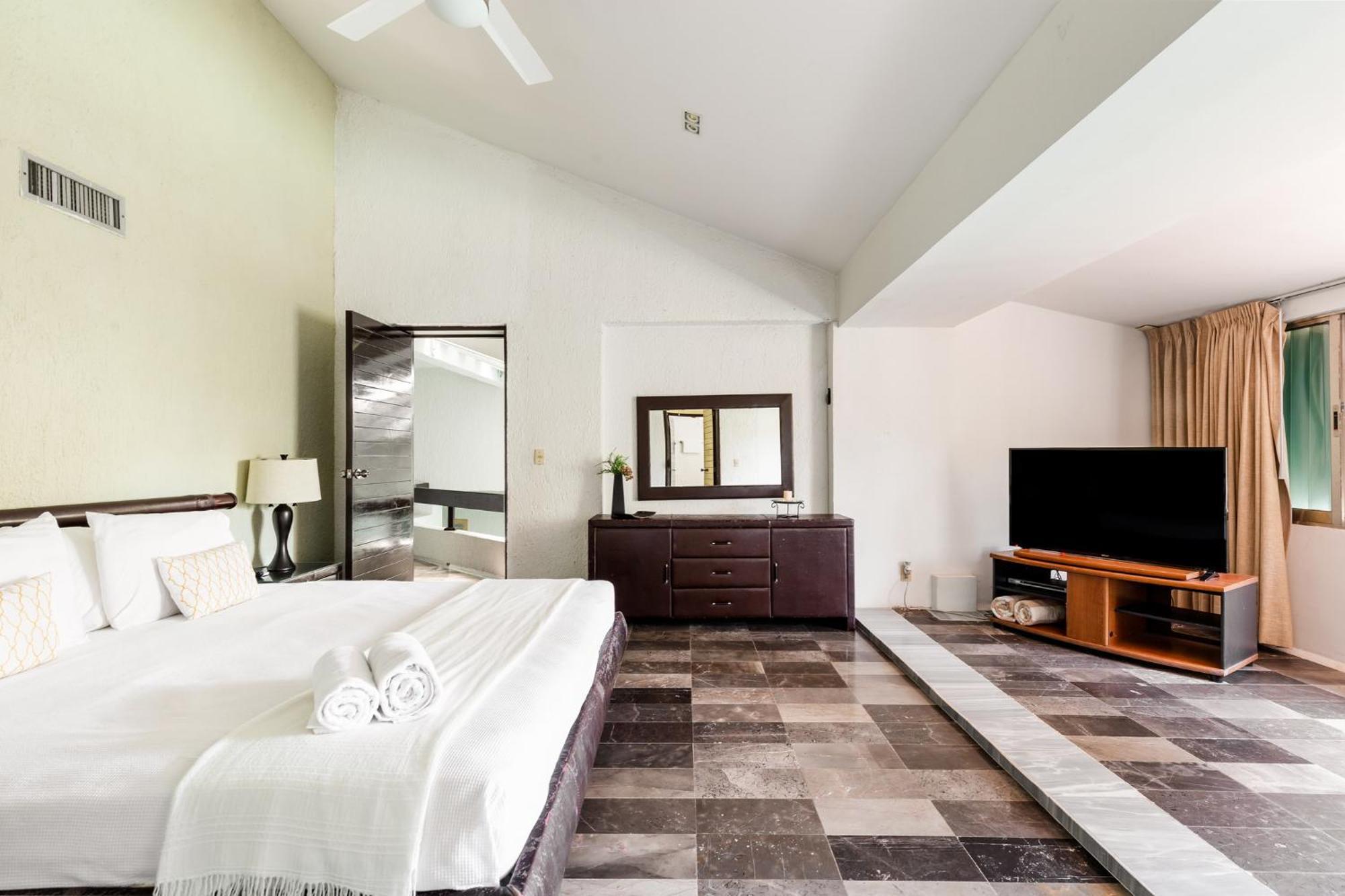 Large House - Walking To Beach - 10 Guests! Cancun Luaran gambar