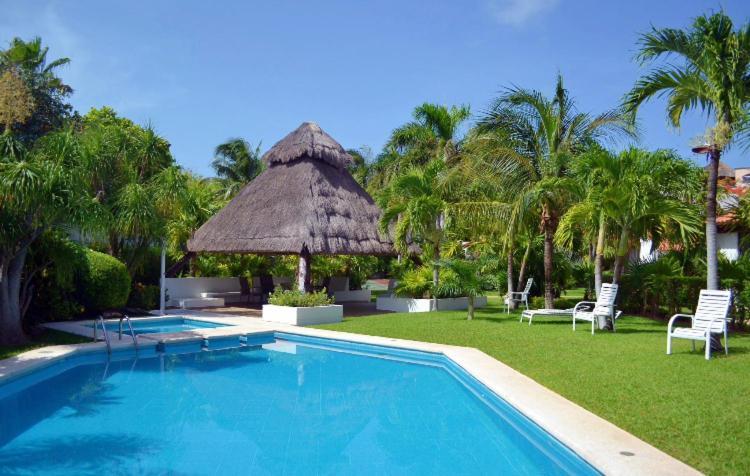 Large House - Walking To Beach - 10 Guests! Cancun Luaran gambar